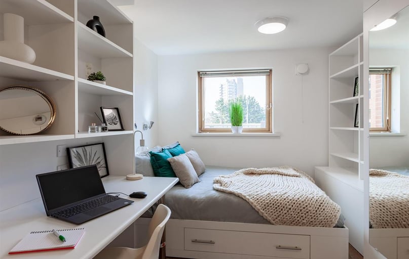 Herne Hill, Earls Court, London - Image 1